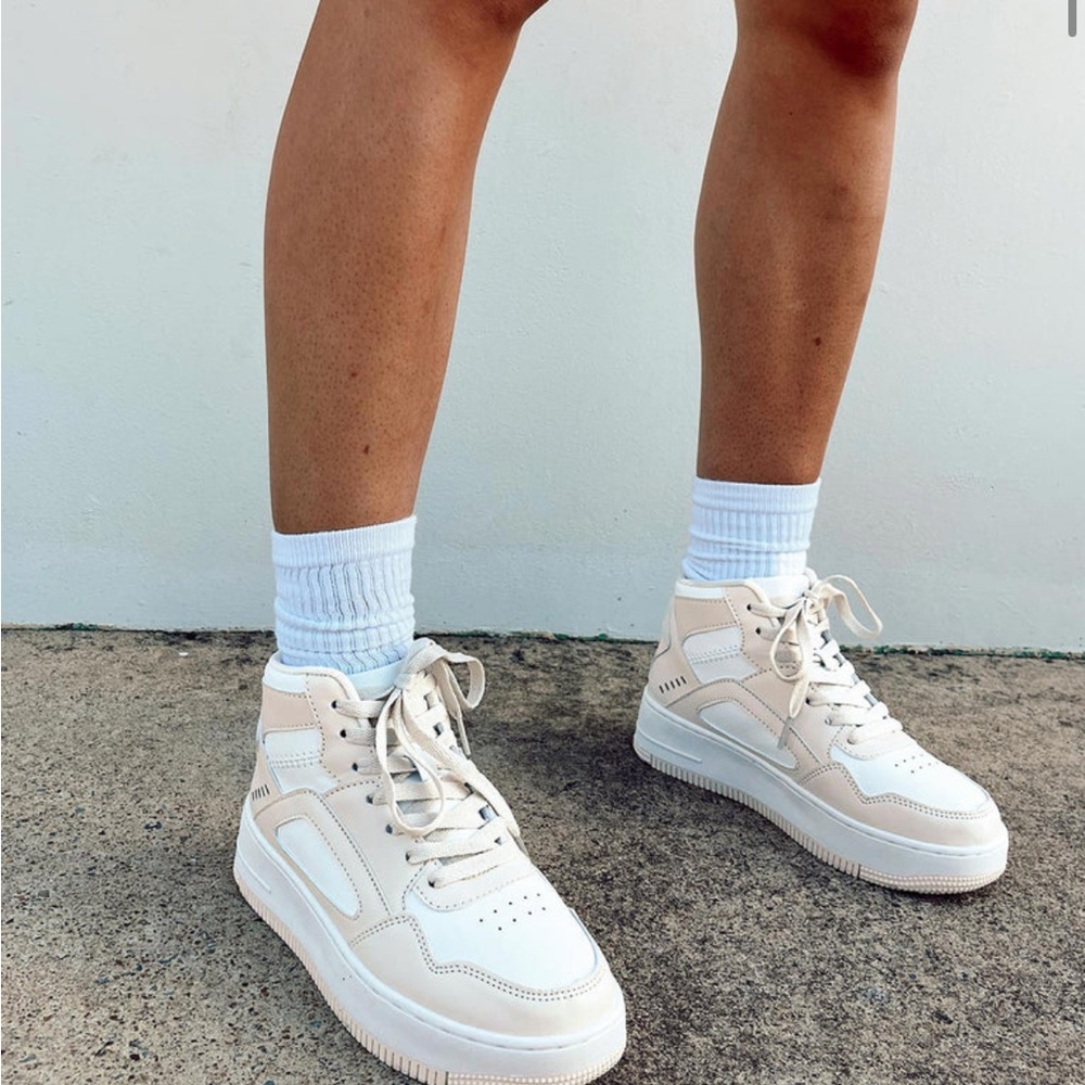 RYLEE SNEAKERS BEIGE / WHITE Princess polly high top sneakers